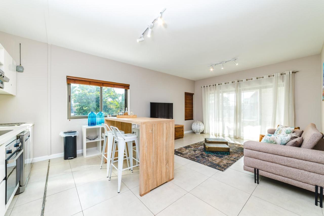 Beachcove No 6 Apartment
